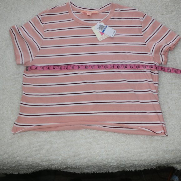 Rebellious One | Striped Unfinished Crop Top - Picture 6 of 7